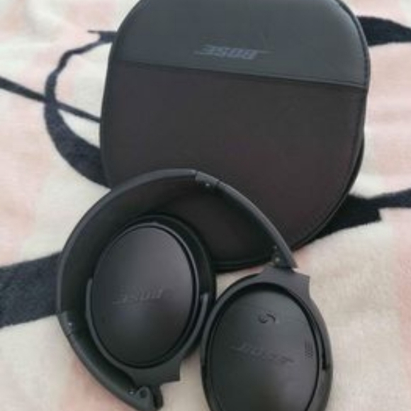 Brand new BOSE QUIET COMFORT 35 II headphones